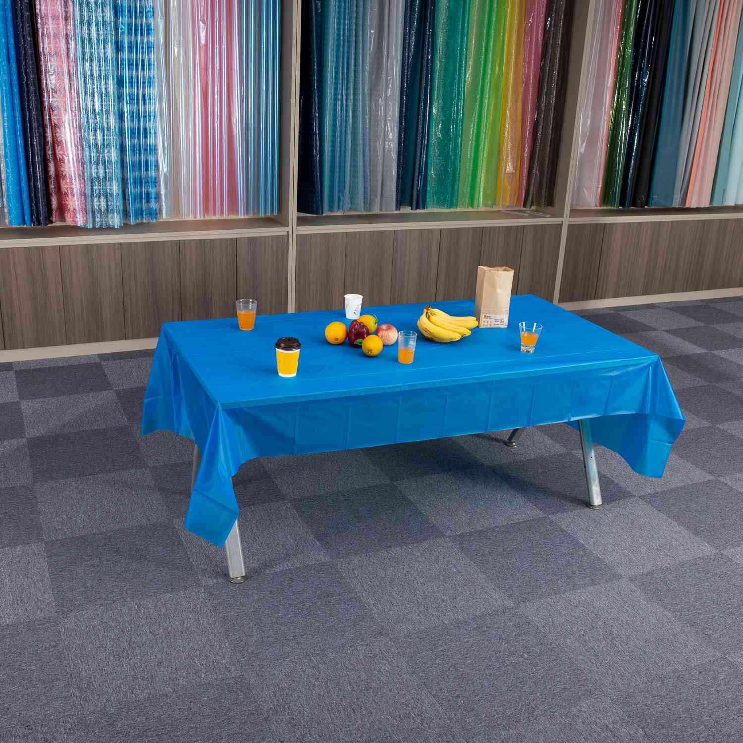 Suprimentos para festas de aniversário Capa de mesa PEVA Toalha de mesa de plástico colorida